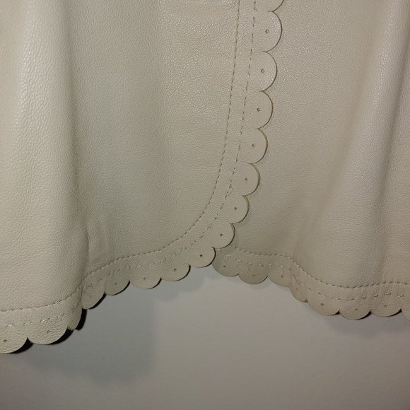 Tahari 100% Leather Blazer/Jacket Scalloped Trim Size 10 Cream - Picture 8 of 13